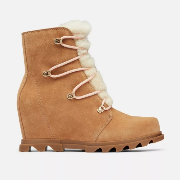 Sorel Boots - Picture 3 of 16